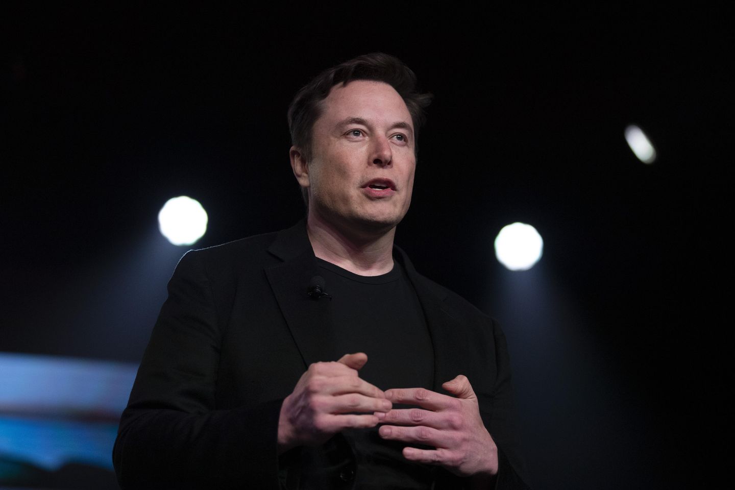 Elon Musk asks Twitter if he should sell some Tesla stock thumbnail