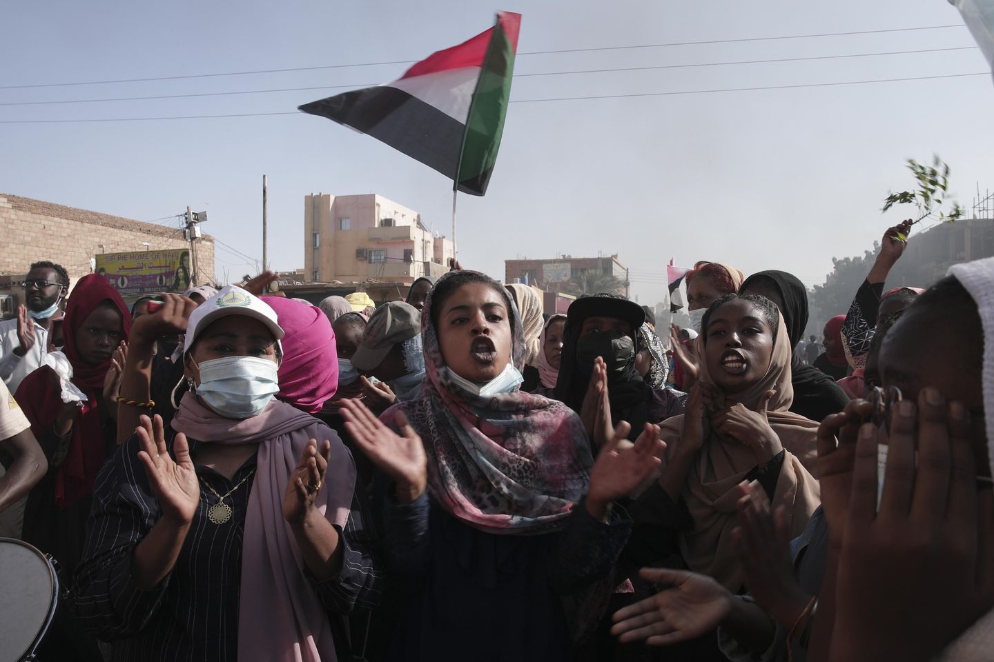 Despite deal, Sudanese rally to demand military rulers leave