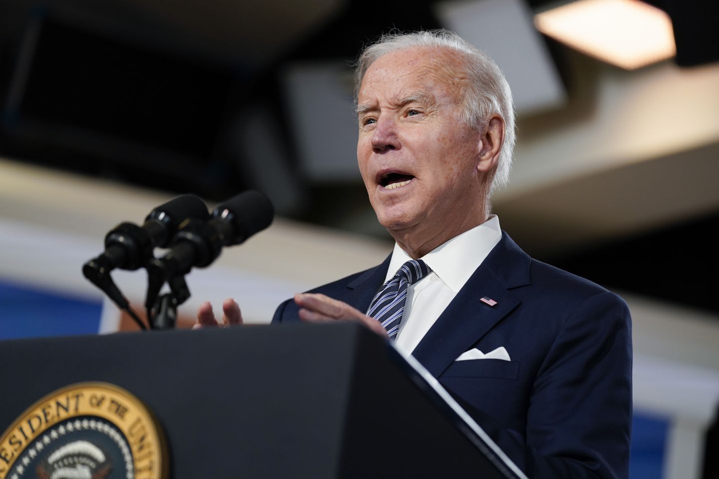 Biden slams Supreme Courts moves on Texas abortion law, urges Congress to codify Roe v. Wade