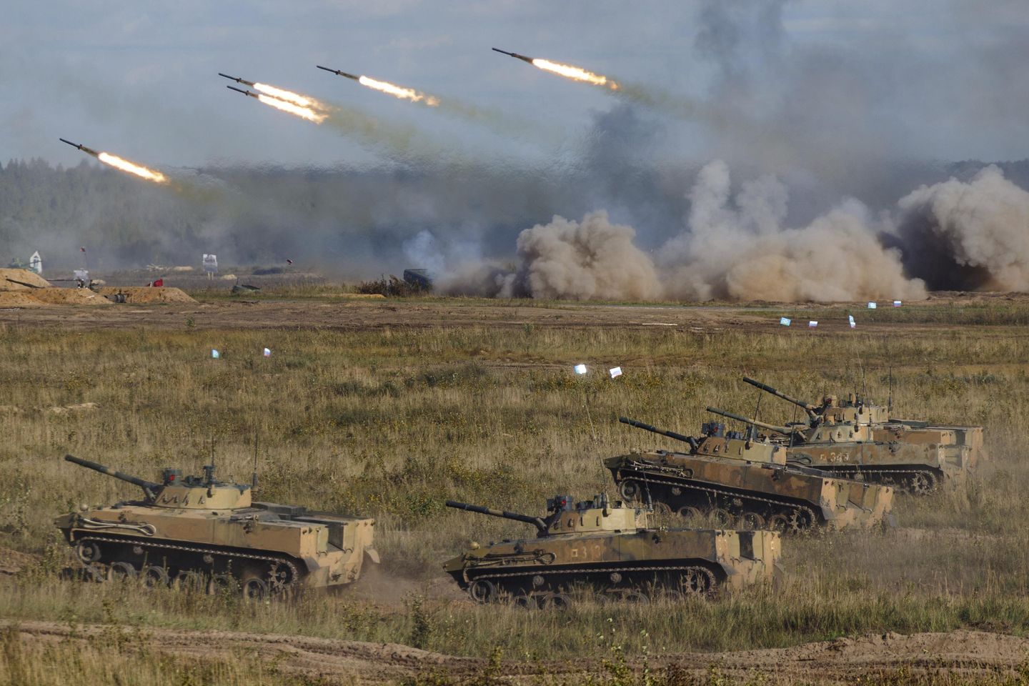 Britain supplying Ukraine with anti-tank weapons thumbnail
