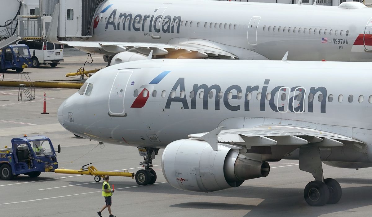 American Airlines throws face mask hissy fit