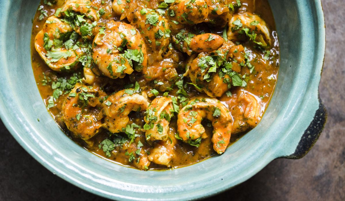 NextImg:Shrimp with tamarind and cilantro: Sweet-tart tamarind amps up plump shrimp