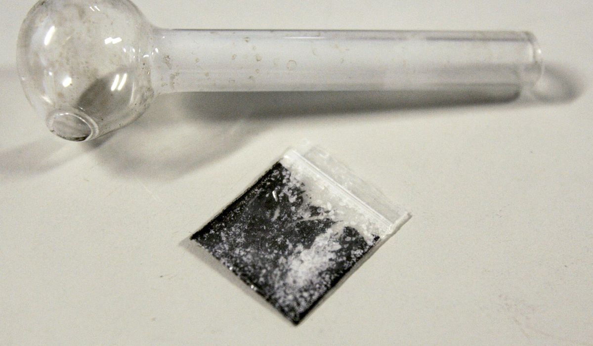 NextImg:Arizona correctional officer, Army National Guardsman accused of drug smuggling with family in car