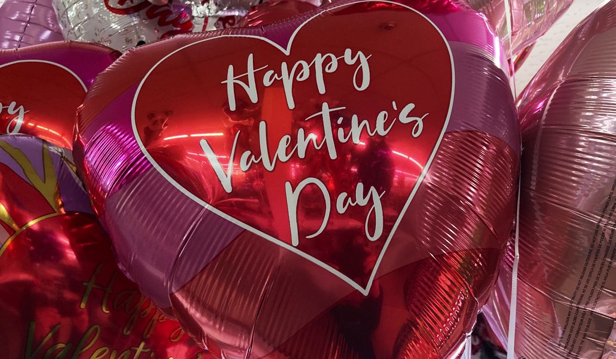 NextImg:Daters, beware of fraudsters asking for intimate photos ahead of Valentine’s Day