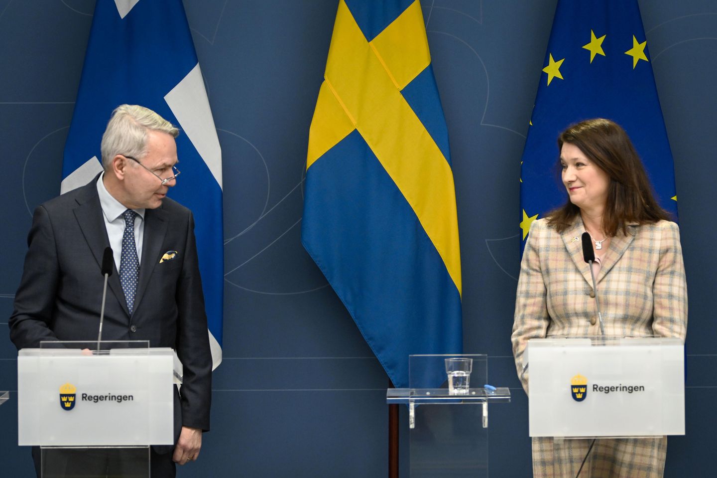 Rusya'nın Ukrayna'yı işgali, İsveç'te NATO üyeliğini popüler hale getiriyor