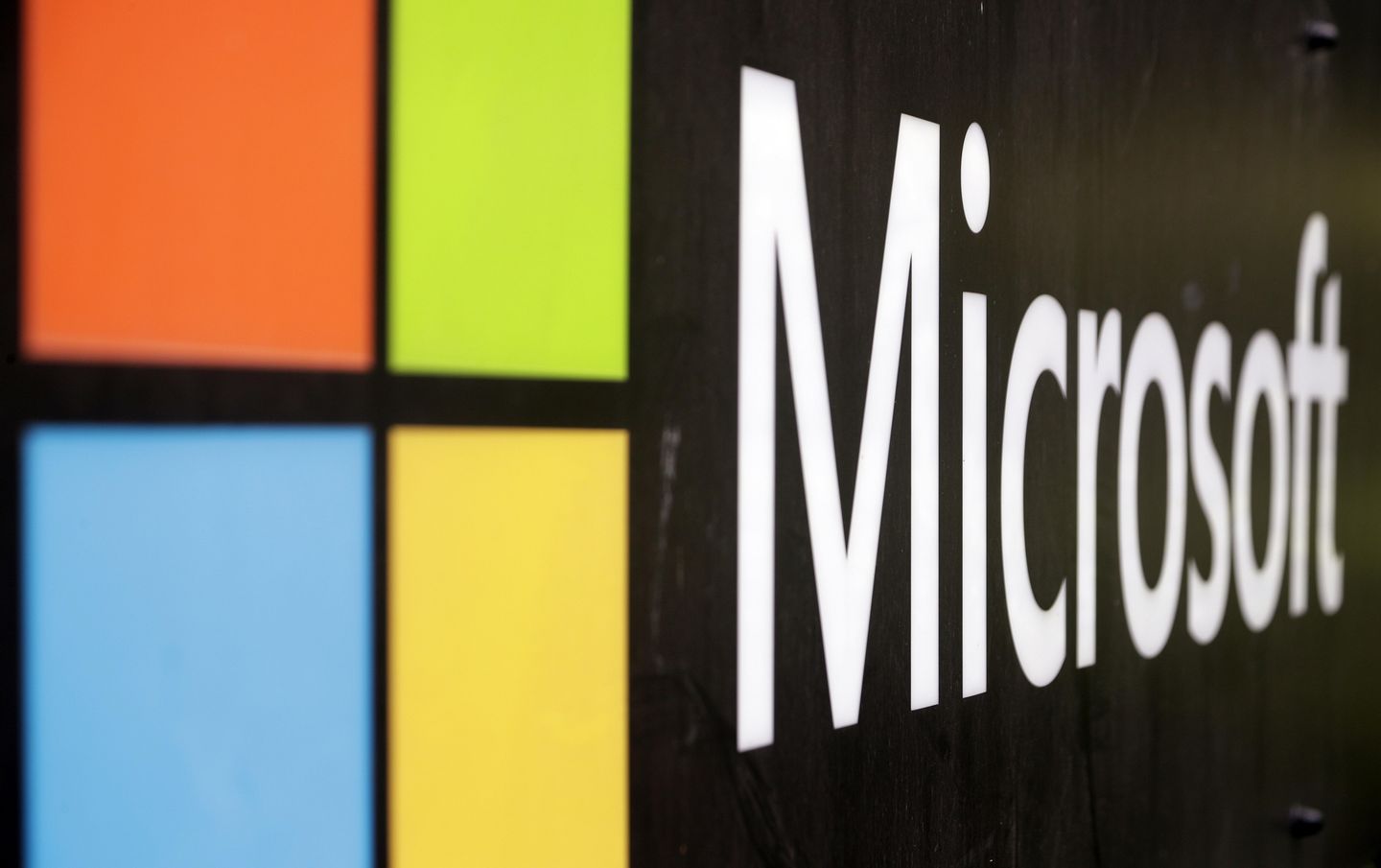 Microsoft, Ukrayna, ABD ve Avrupa'yı hedef alan Rus siber saldırganlarını bozuyor