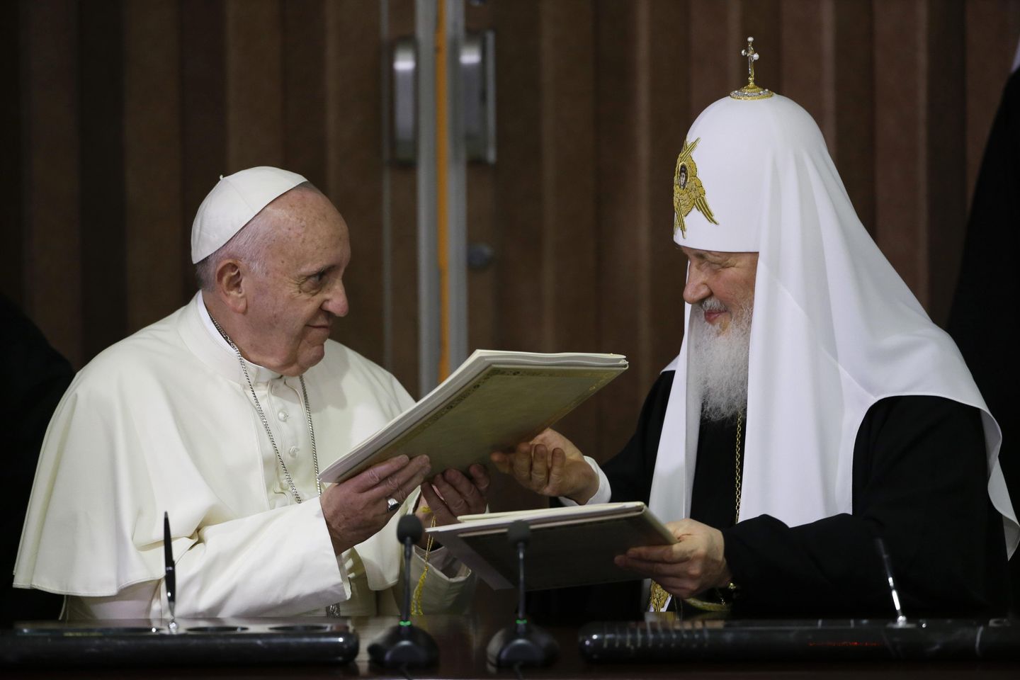Pope asserts Ukraine right to defense in blasting Russia war