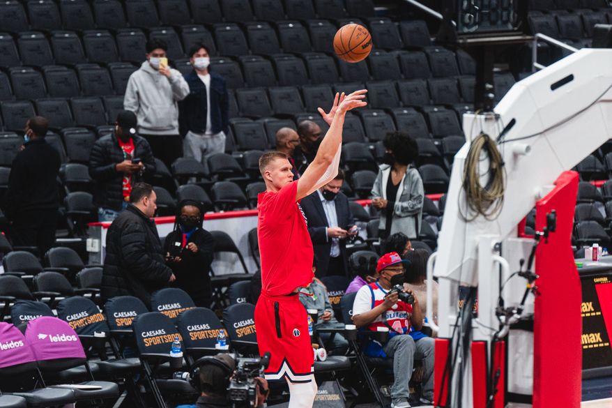 Washington Wizards Forward Kristaps Porzingis (6) warms up before his debut against the Indiana Pacers at Capital One Arena in Washington D.C., Mar. 7, 2022. (Photo by All-Pro Reels | Paolo Dizon)