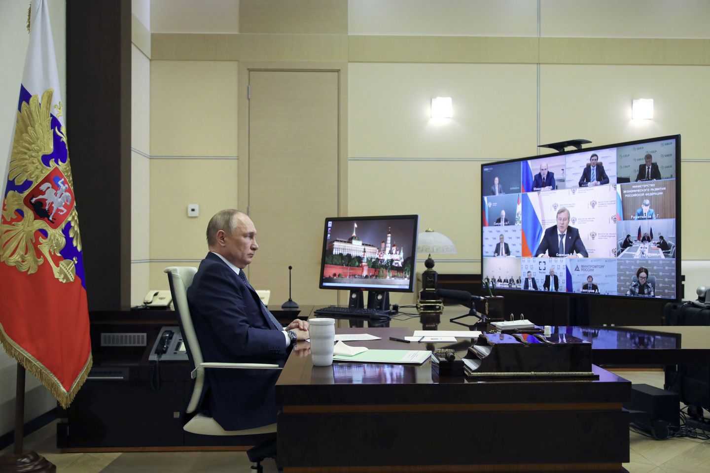 Putin'in evde onay oranı bir ay içinde Ukrayna işgaline yükseldi