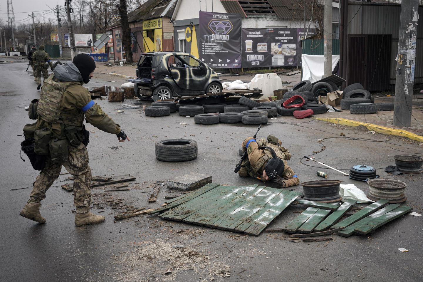 Ukrayna, geri çekilen Rusları sivil katliamla suçladı