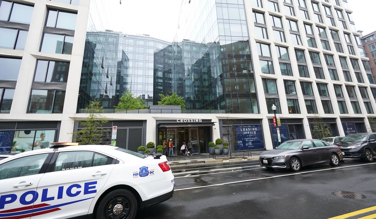NextImg:Accused police impersonator arrested with ‘stash of knives,’ chainsaw blade in downtown D.C.