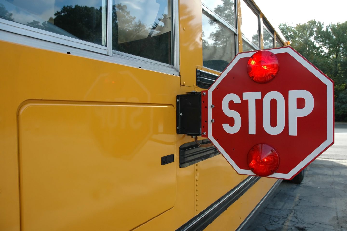 Polisi mengatakan para siswa menghentikan pria Maryland dari penculikan anak di halte bus