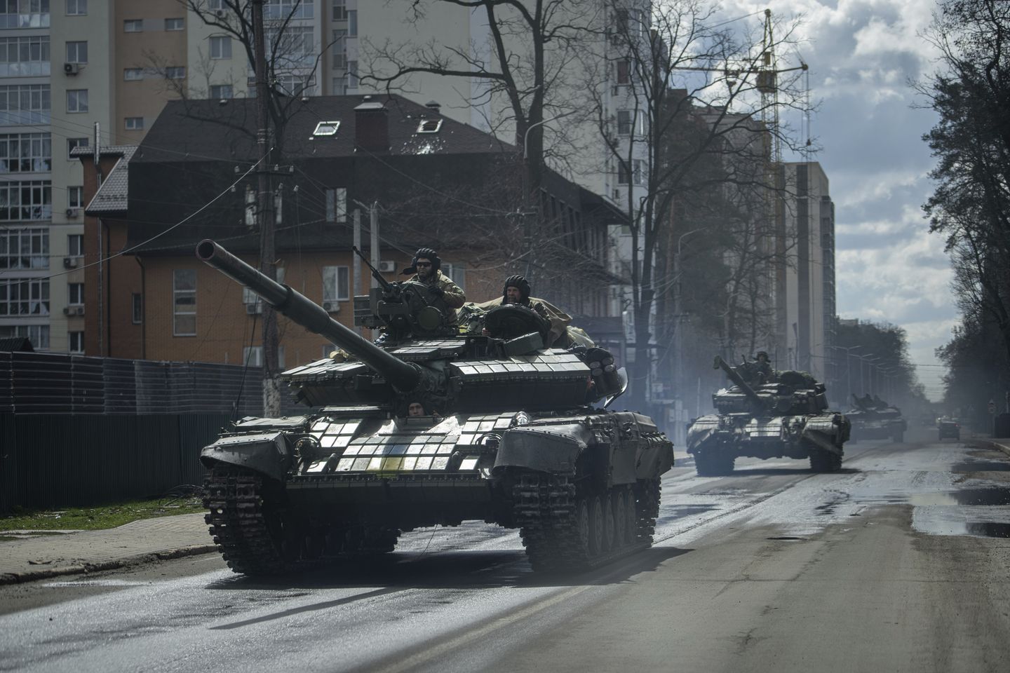 Ukrayna, Moskova'nın savaş çabası yeni sorularla karşı karşıya olduğu için Donbas savaşına hazırlanıyor