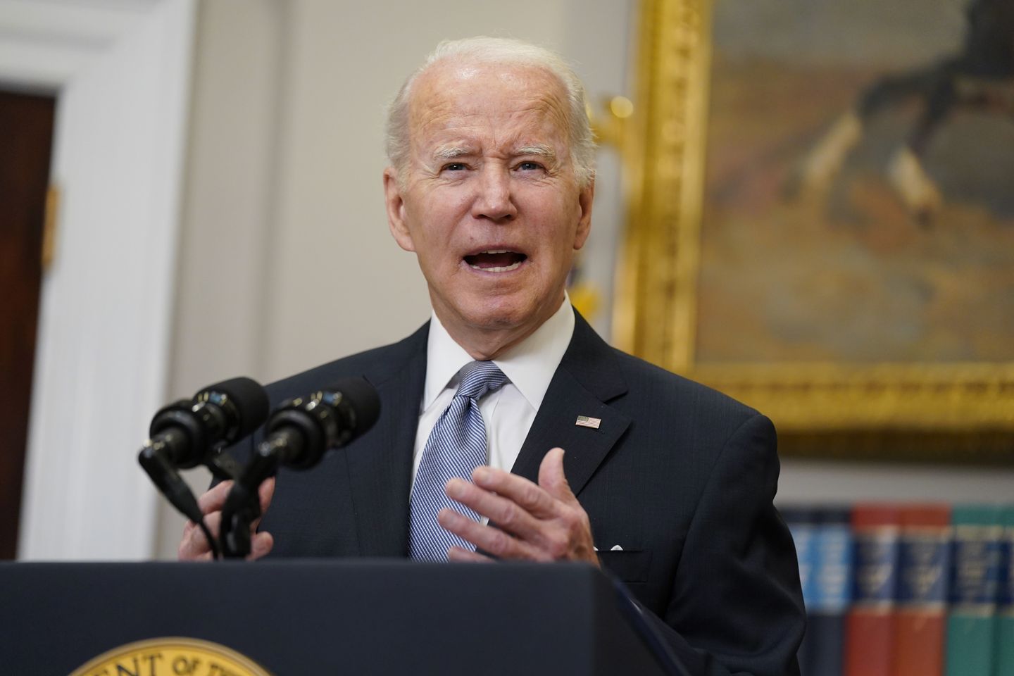 Joe Biden, Ukrayna'ya 800 milyon dolarlık ek askeri yardım gönderdi, Rus gemilerinin ABD limanlarından girişini yasakladı