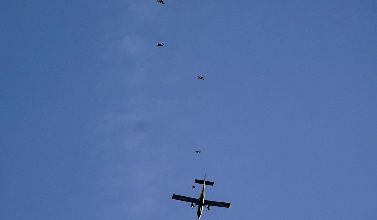 NextImg:U.S. Army parachute team member dies in training accident