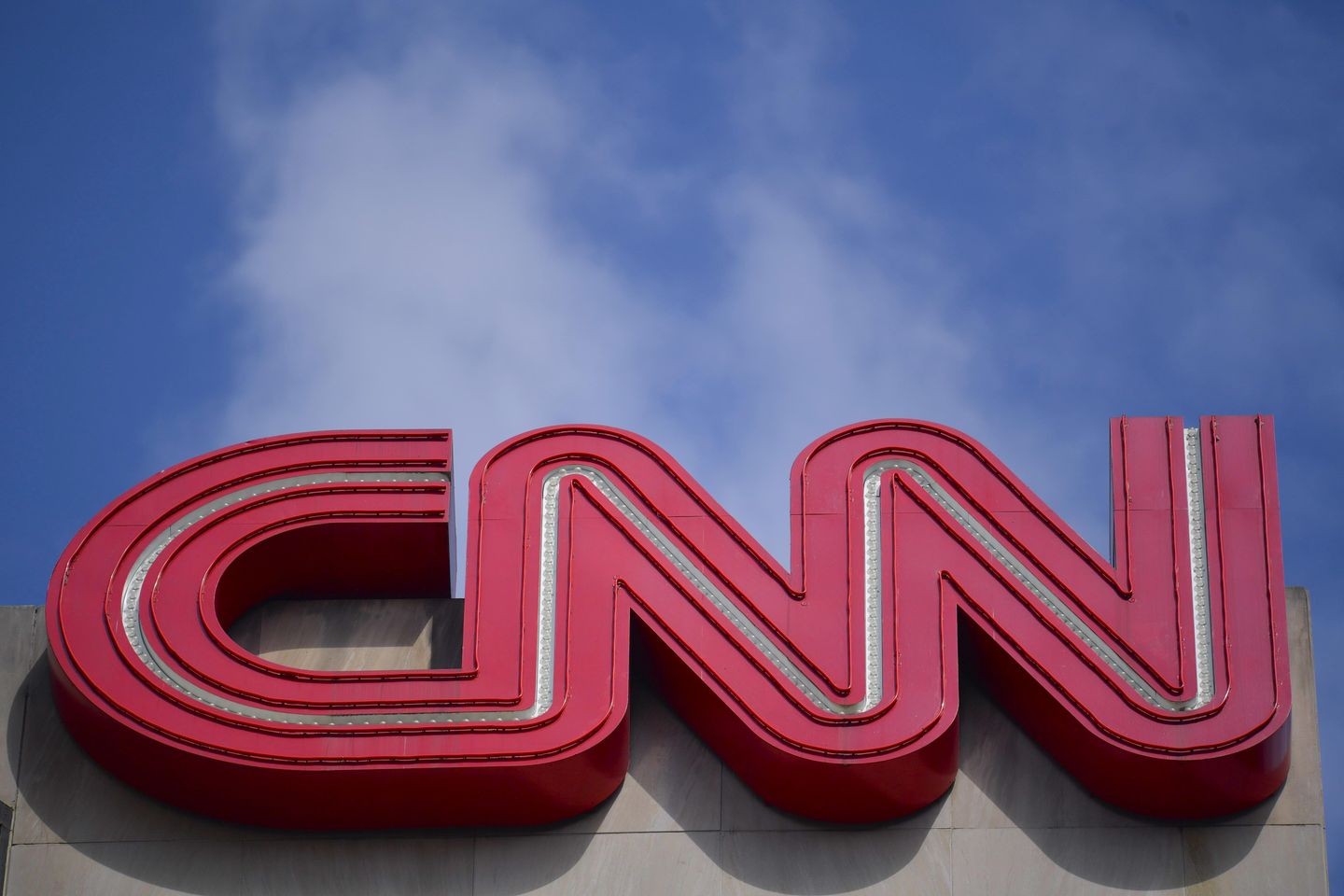 Pemirsa CNN lebih jarang menonton berkat ‘bias liberal/sayap kiri’: jajak pendapat