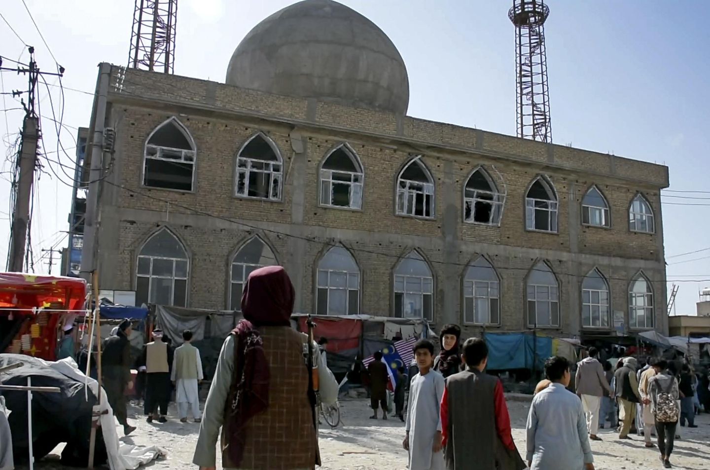 Taliban, Afganistan'daki cami bombalamasında ölü sayısının 33'e yükseldiğini söyledi