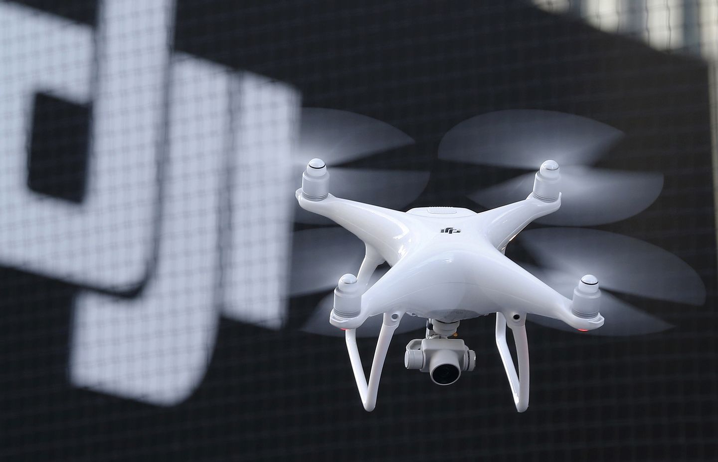 Önde gelen Çinli drone üreticisi DJI, Rusya ve Ukrayna'yı kesiyor