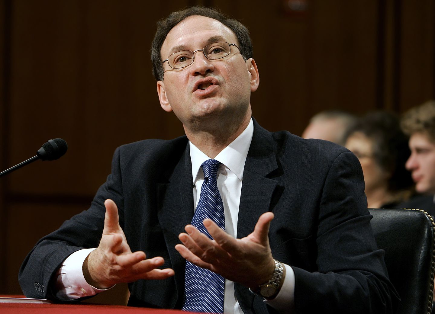 Justice Samuel Alito's home targeted by pro-choice protesters
