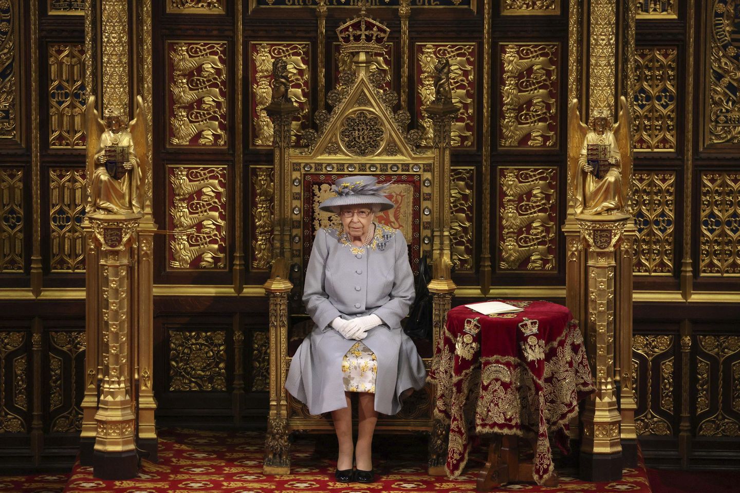 Kraliçe II. Elizabeth, hareketlilik sorunları nedeniyle Parlamento açılışına katılmayacak