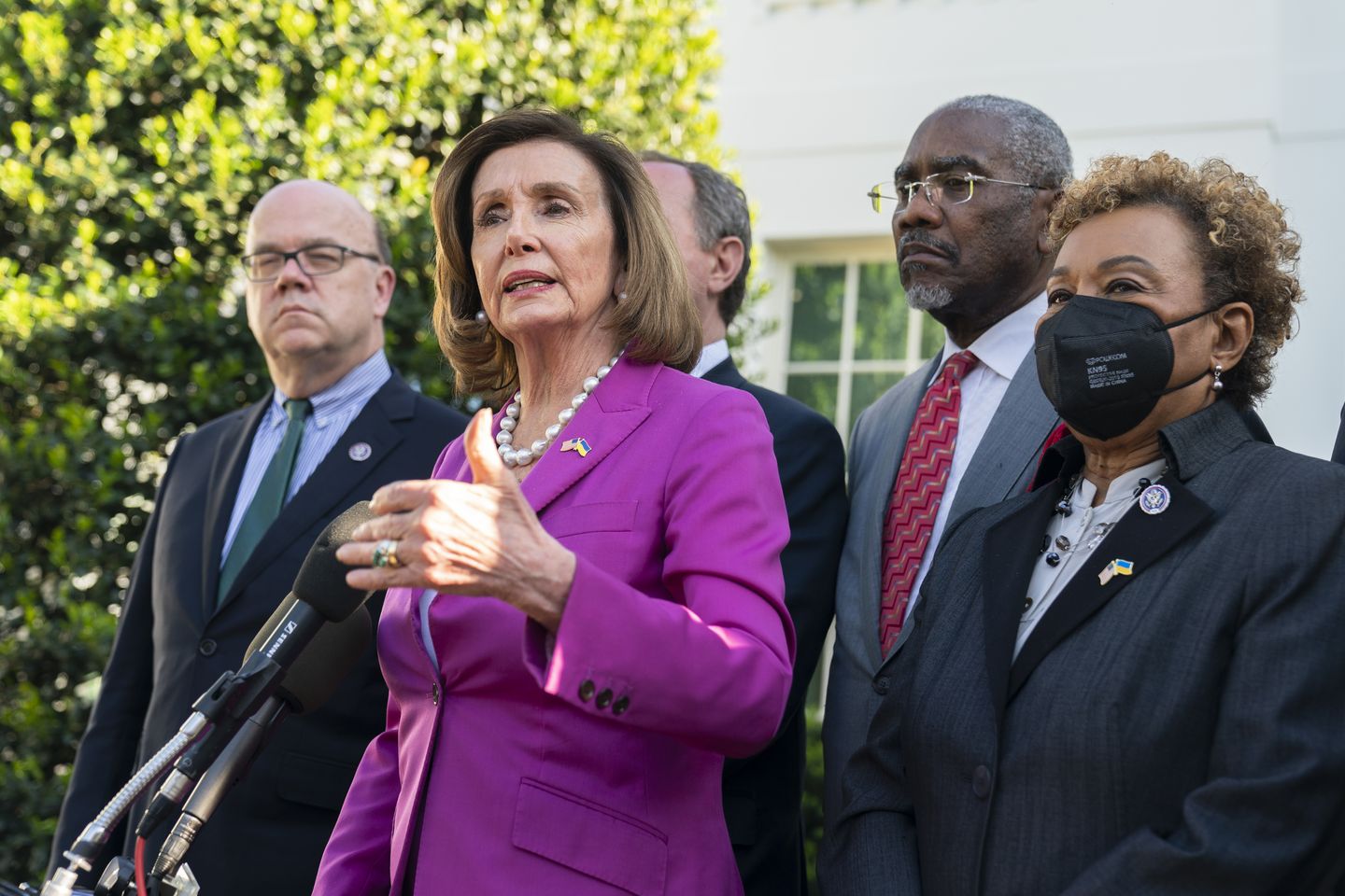 Nancy Pelosi pushes through legislation allowing House staff to unionize