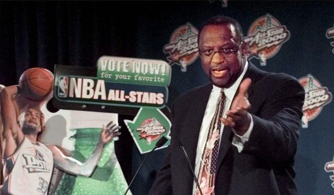 Former Hall of Fame player and coach Bob Lanier, spokesman for NBA&#x27;s TeamUp, announces that balloting has begun for the NBA All-Star Game to be played in Oakland in February 2000 Monday, Nov. 15, 1999, in Oakland, Calif. Bob Lanier, the left-handed big man who muscled up beside the likes of Kareem Abdul-Jabbar as one of the NBA’s top players of the 1970s, died Tuesday, May 10, 2022. He was 73.(AP Photo/Paul Sakuma, File) **FILE**