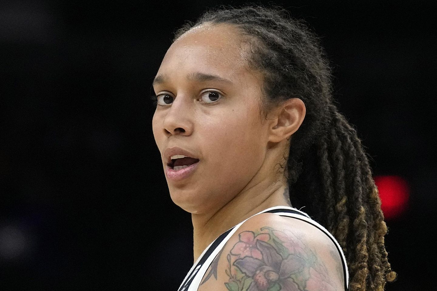 WNBA Griner'ın Moskova'daki tutukluluğu 1 ay uzatıldı