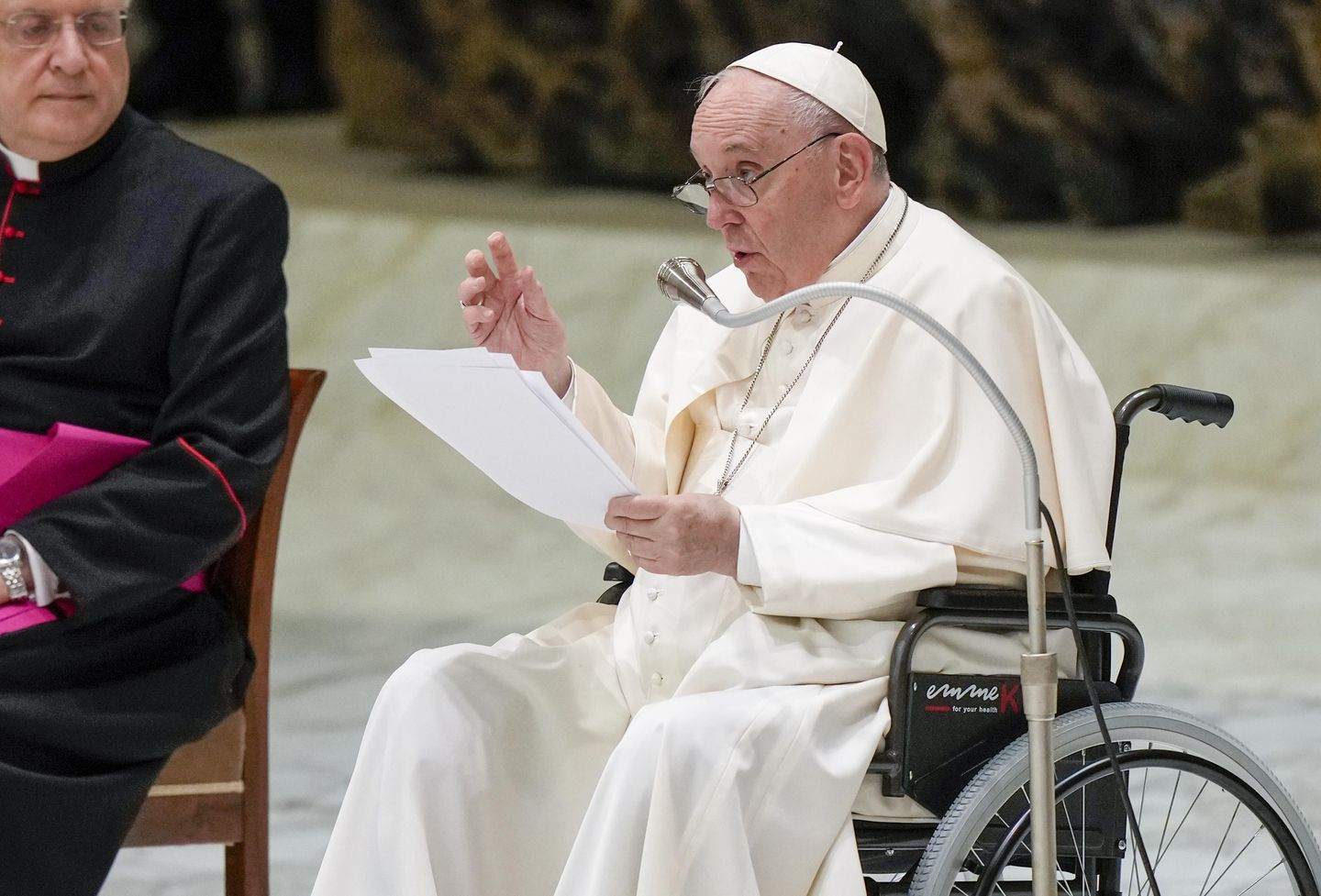 Papa, Yerli istismarları için özür dilemek için Kanada'yı ziyaret edecek