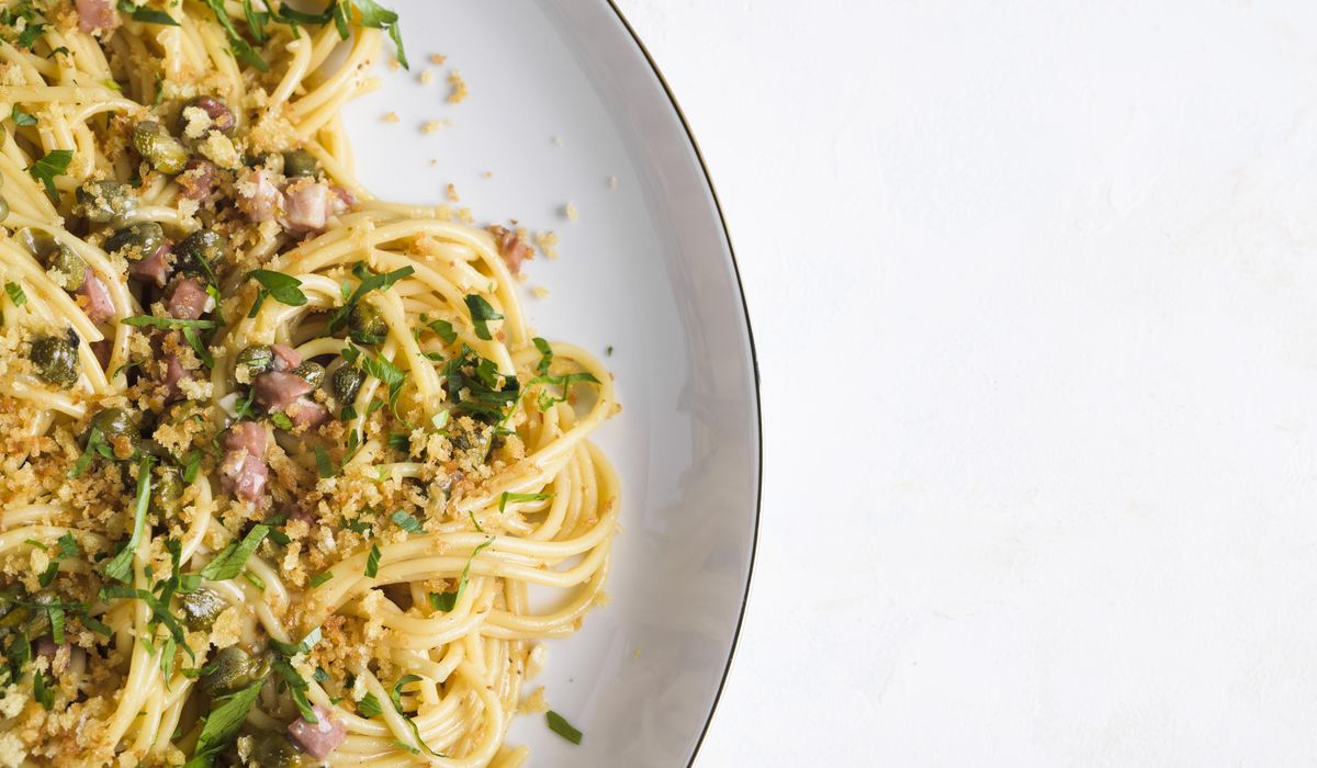 NextImg:Bright lemon balances richness of one-pot pasta