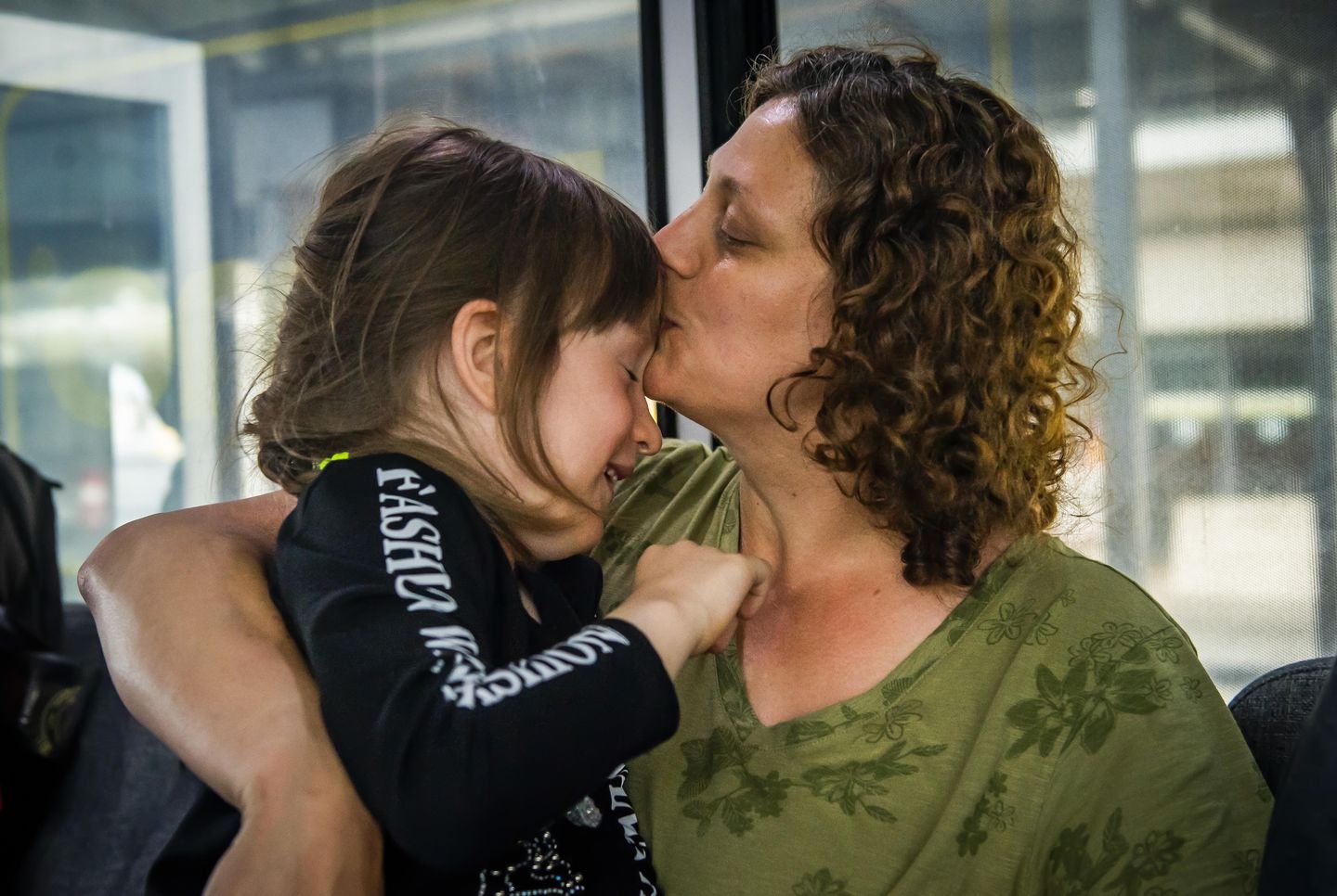 Aşk sınırları aşıyor: Marylanders Ukrayna doğumlu kızı evlat ediniyor
