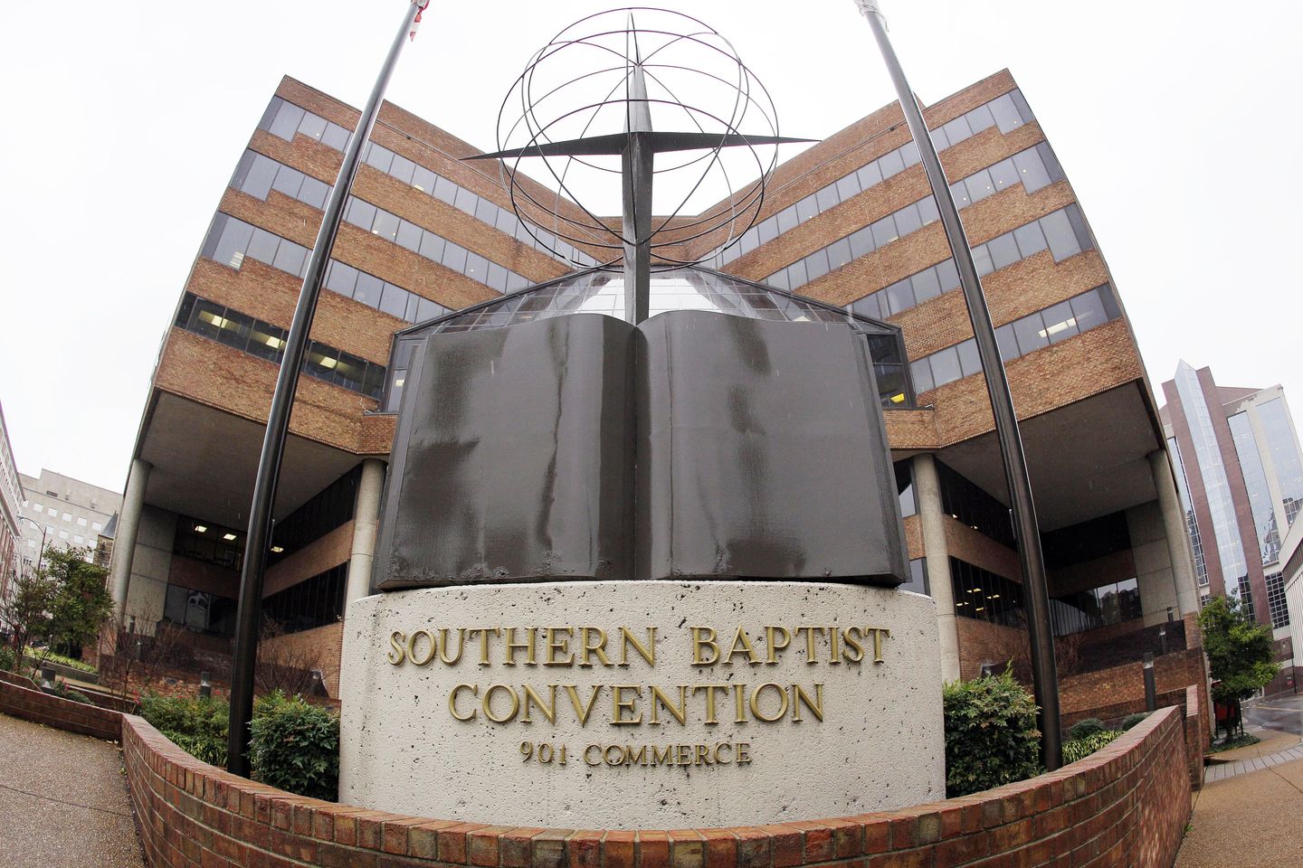 Laporan independen mengecam para pemimpin Baptis Selatan karena menutupi pelecehan seksual