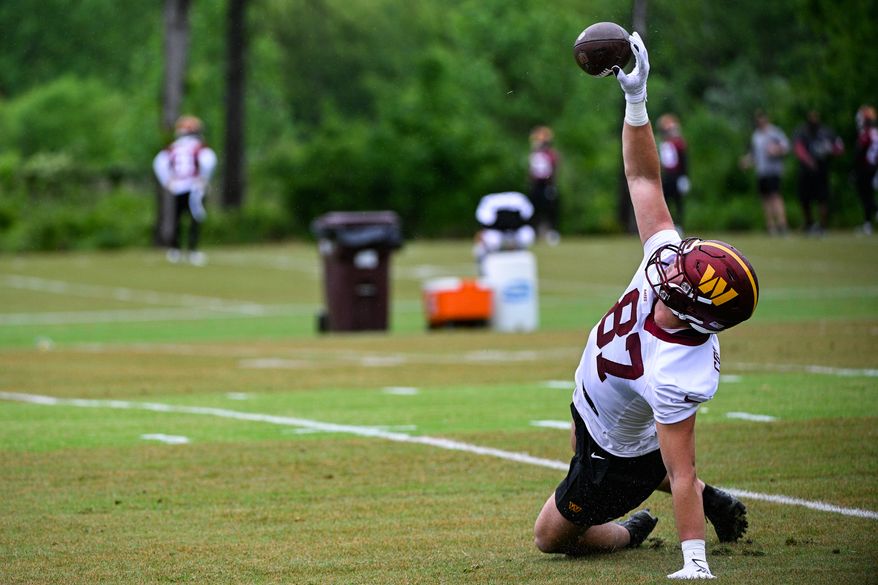 Washington Commanders John Bates participates in OTAs at the team's Inova Sports and Performance Center, May 24, 2022. (Photo by Brian Murphy, All-Pro Reels)