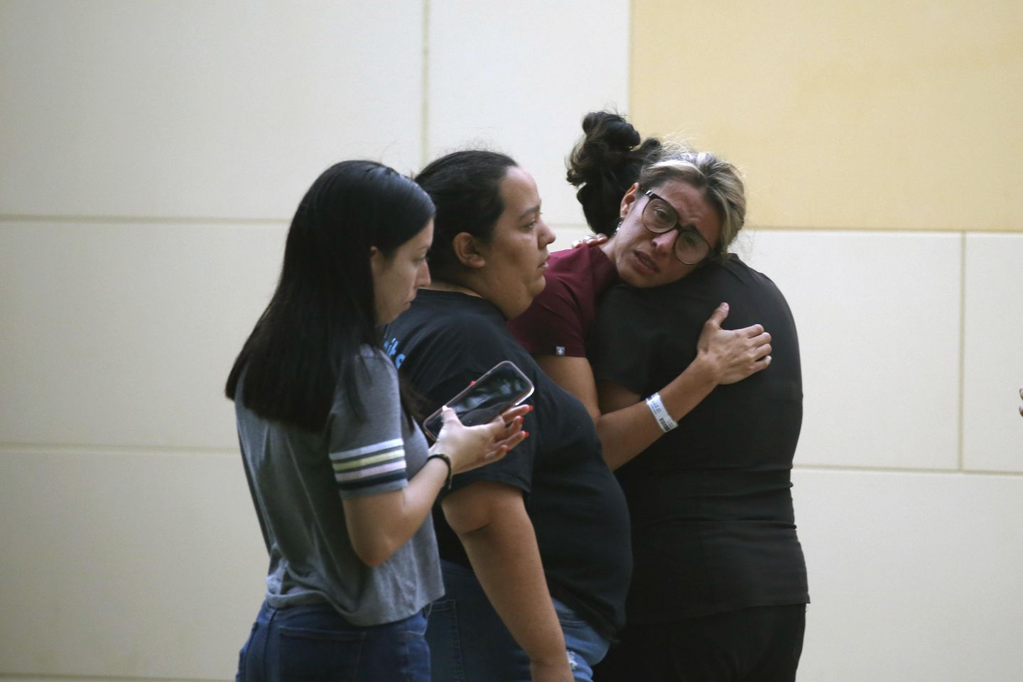 Meksika konsolosluğu, Teksas'ta okul saldırısından sonra vatandaşlara yardım sunuyor