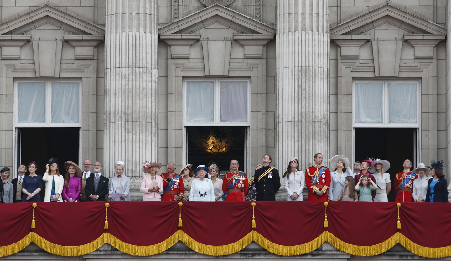 Jübile: Balkon anı, İngiltere monarşisinin yıllar içindeki hikayesini anlatıyor