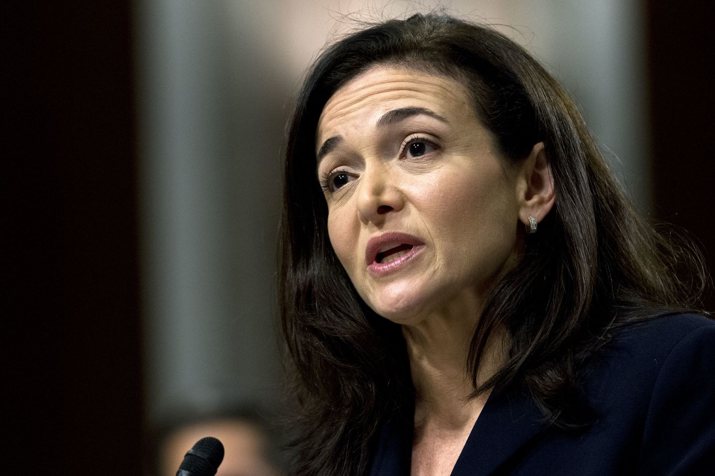 Sheryl Sandberg, COO di Facebook, mengundurkan diri