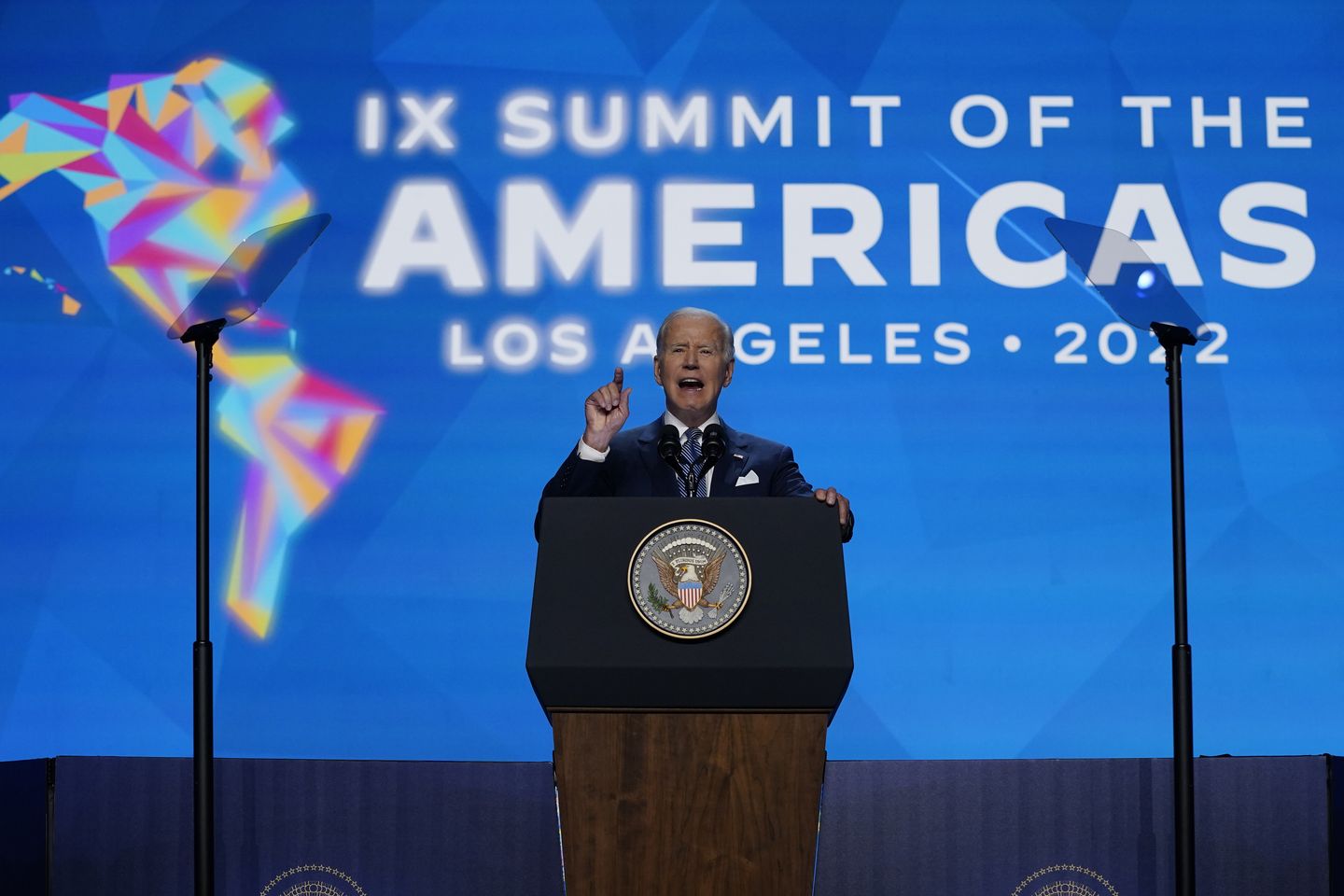 Joe Biden memulai KTT Amerika dengan seruan untuk persatuan