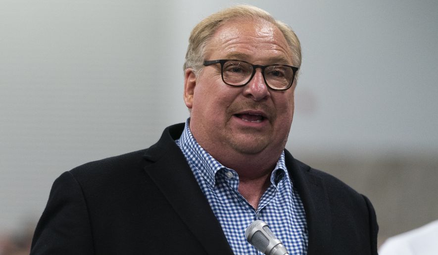 Pastor Rick Warren speaks during the Southern Baptist Convention&#39;s annual meeting in Anaheim, Calif., Tuesday, June 14, 2022. (AP Photo/Jae C. Hong)