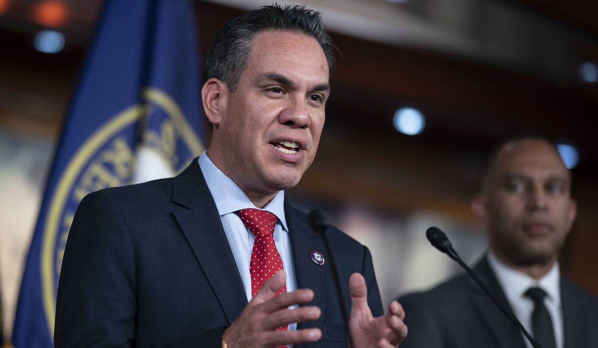 NextImg:House Democratic leaders see Biden as only way to block Trump from returning to White House