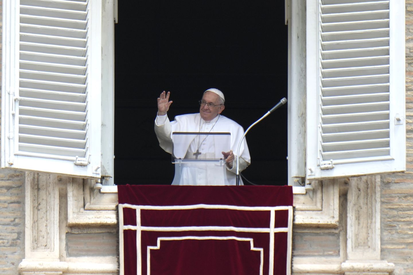 Sağlık sorunları Papa Francis'i emekli olmaya zorlayabilir, söylentiler Roma'yı süpürür