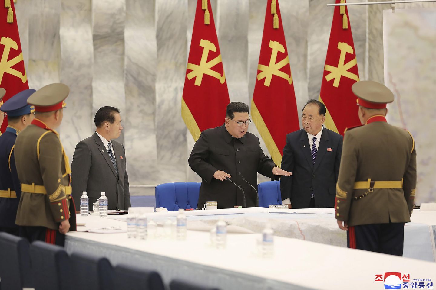 K. Kore'nin yeni ordu görevleriyle ilgili görüşmeleri nükleer konuşlandırmayı öneriyor