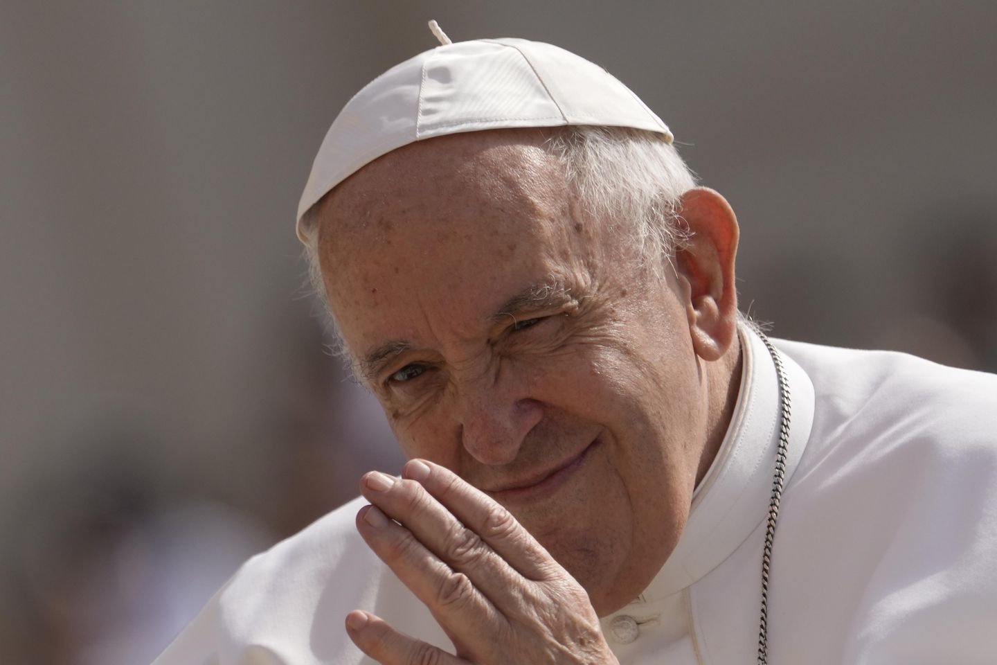 Vatikan, yoksullarla birlikte aylık gazete çıkarmaya başlayacak