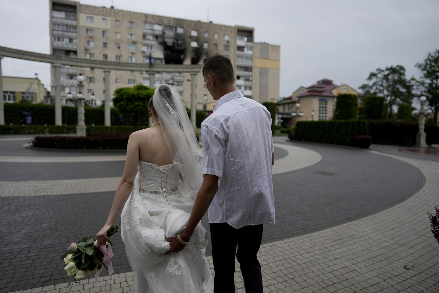 Carpe diem: Ukrayna'da savaş aşkı evliliğe dönüştürüyor