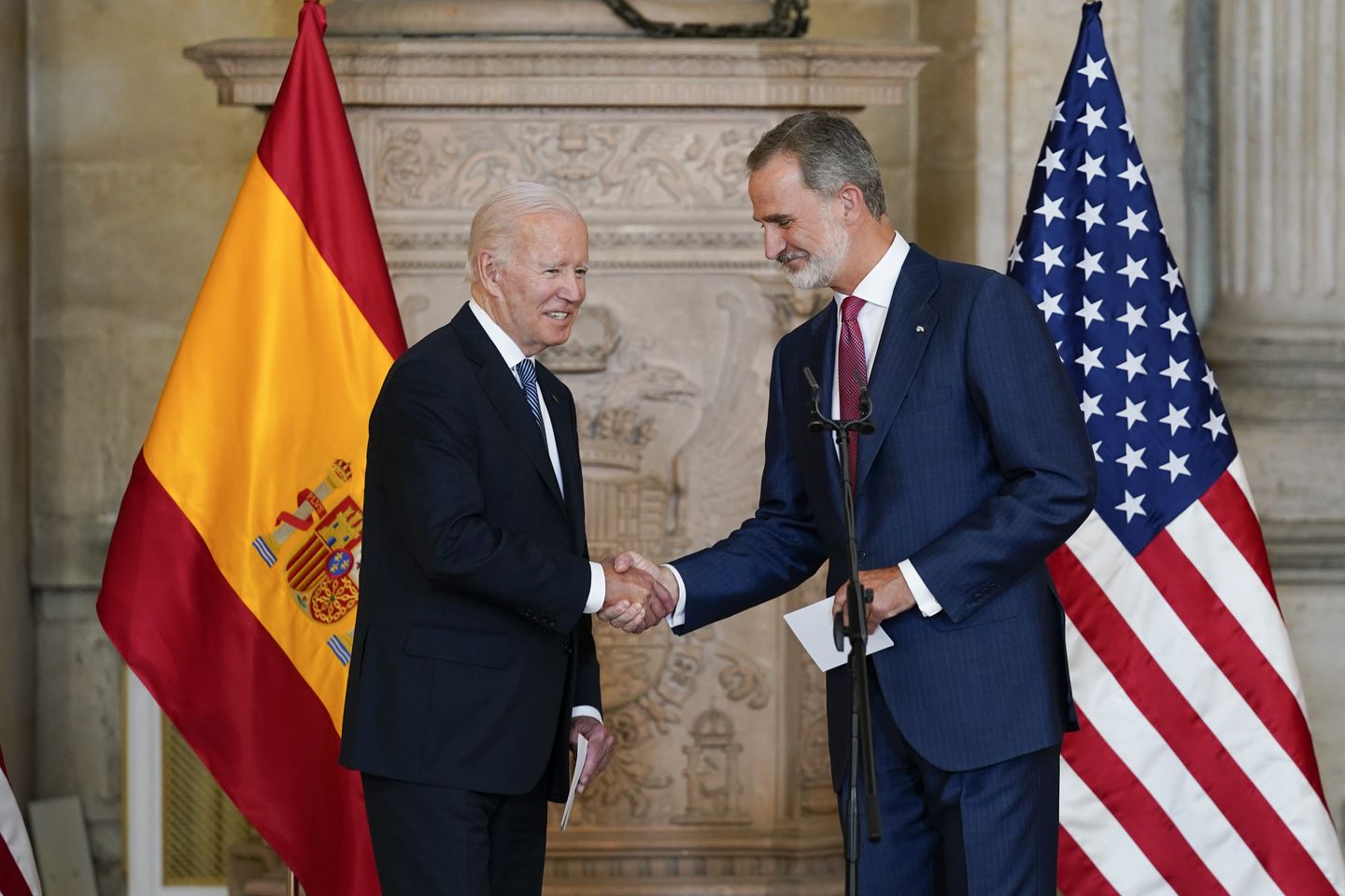 İspanya'daki Biden, ABD Donanmasının Avrupa'daki varlığını genişletmek için bir anlaşma yaptı