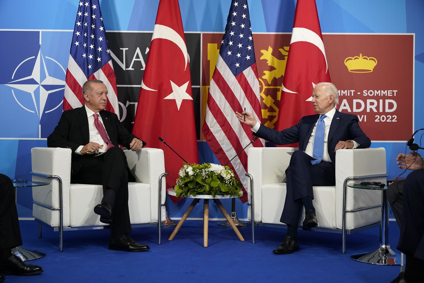 Biden, NATO ile ilişkilerin ısınmasına işaret ederek Türkiye için F-16'ları destekliyor