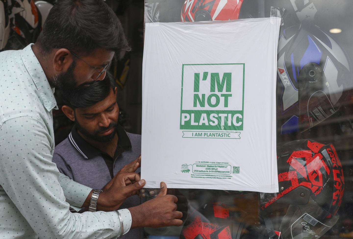 Bardaklar, pipetler, kaşıklar: Hindistan tek kullanımlık plastik yasağına başladı