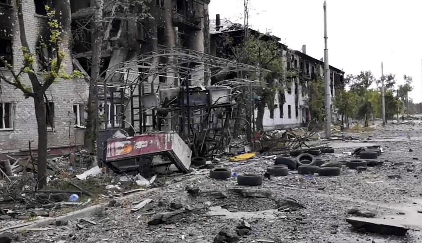 Ukrayna birlikleri geri çekildi, Rusya kilit Lysychansk şehrini ele geçirdi: raporlar