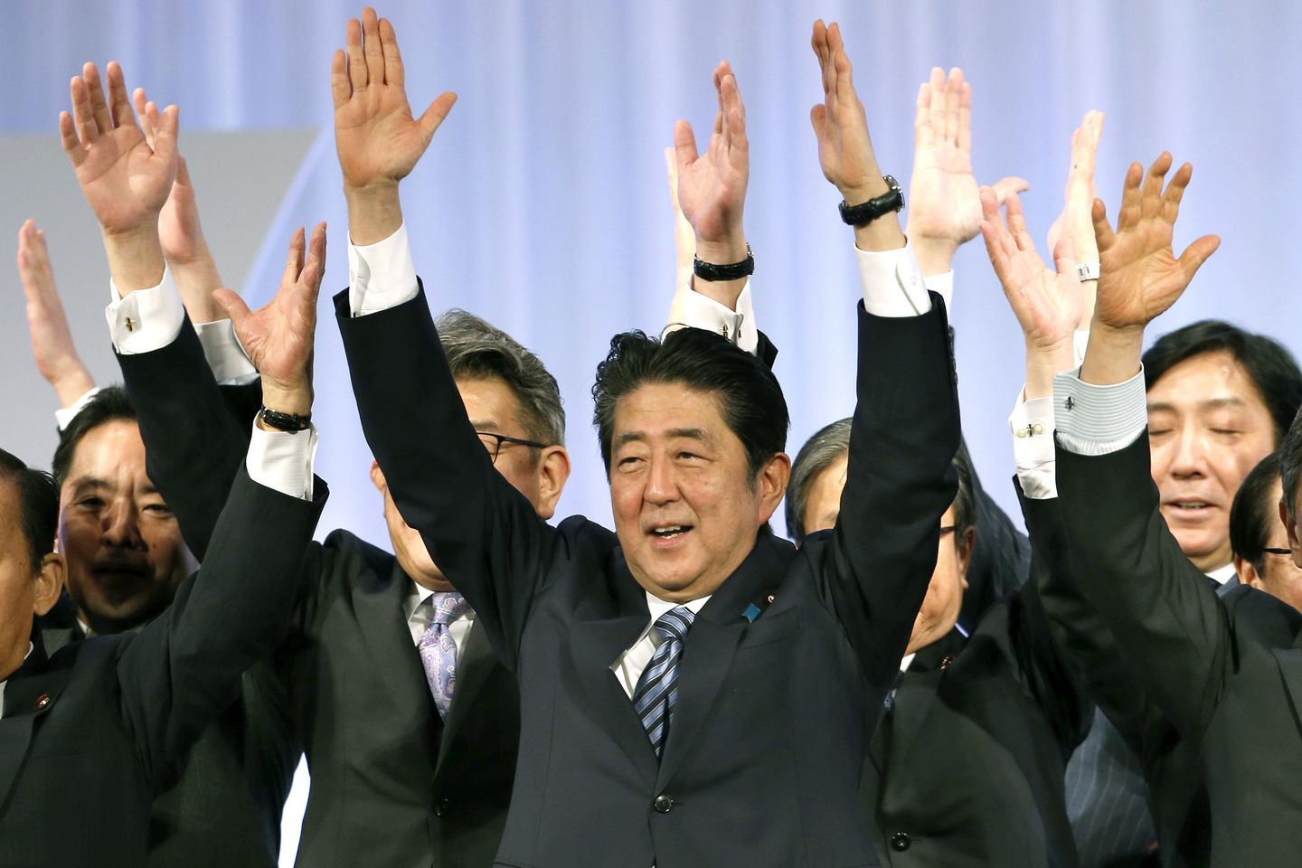 Shinzo Abe'nin karmaşık mirası, mevcut Başbakan Fumio Kishida için büyük görünüyor