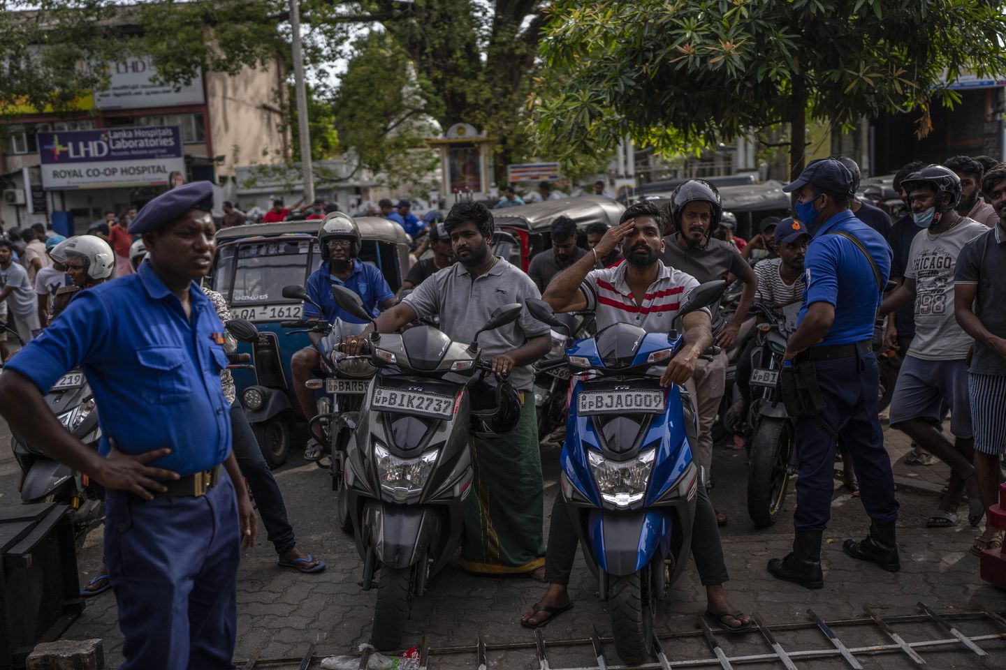 Sri Lanka'nın siyasi kargaşası iyileşme endişesi ekiyor
