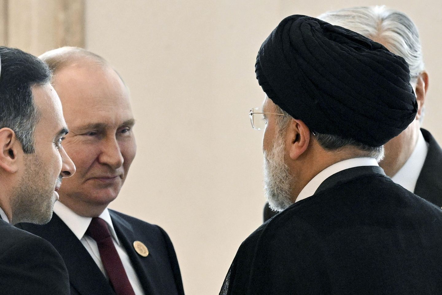 Vladimir Putin heads to Tehran for talks with leaders of Iran, Turkey