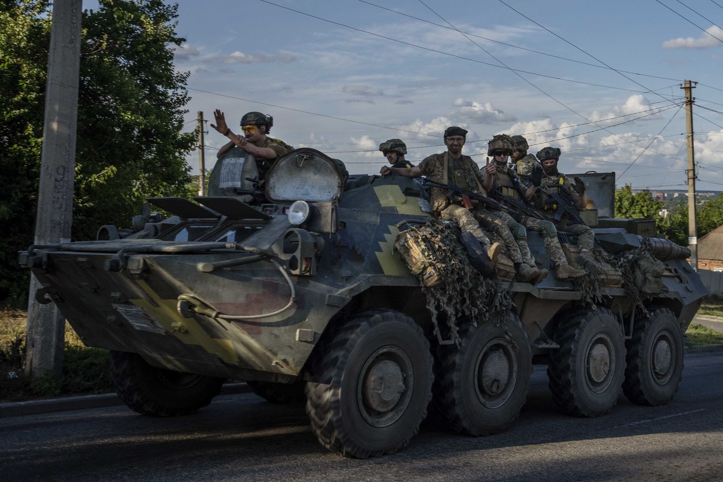 Pentagon, Ukrayna'ya göndermek için ABD envanterinden daha fazla roketatar çekti